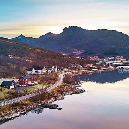 Holiday Hennes Sortland