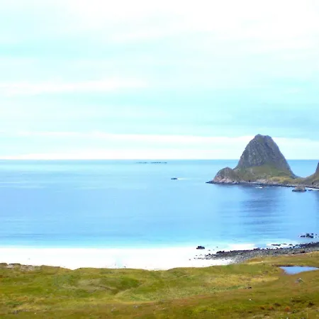 Holiday Hennes Sortland